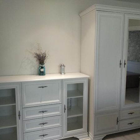 Appartment New In Center Mogilev Esterno foto