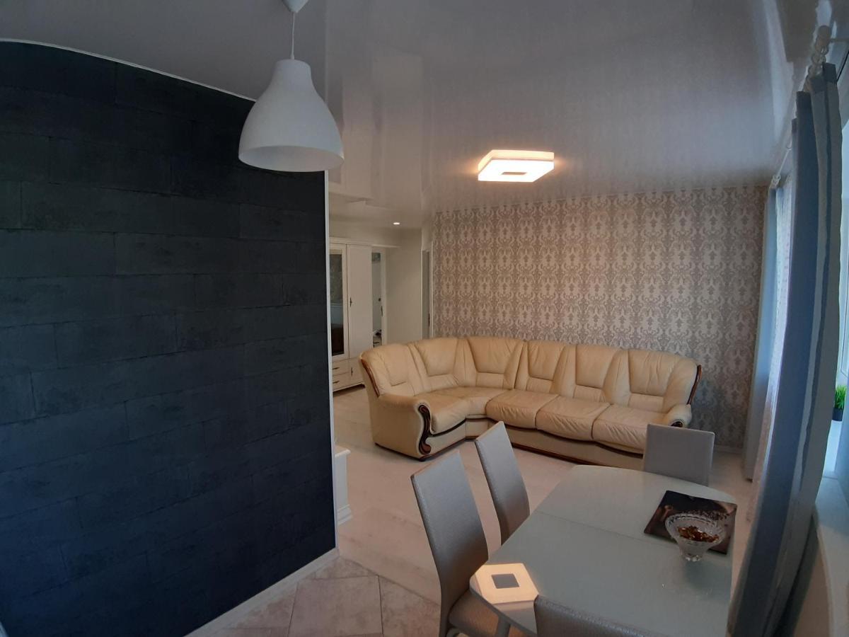 Appartment New In Center Mogilev Esterno foto