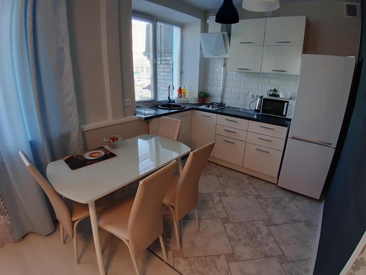 Appartment New In Center Mogilev Esterno foto