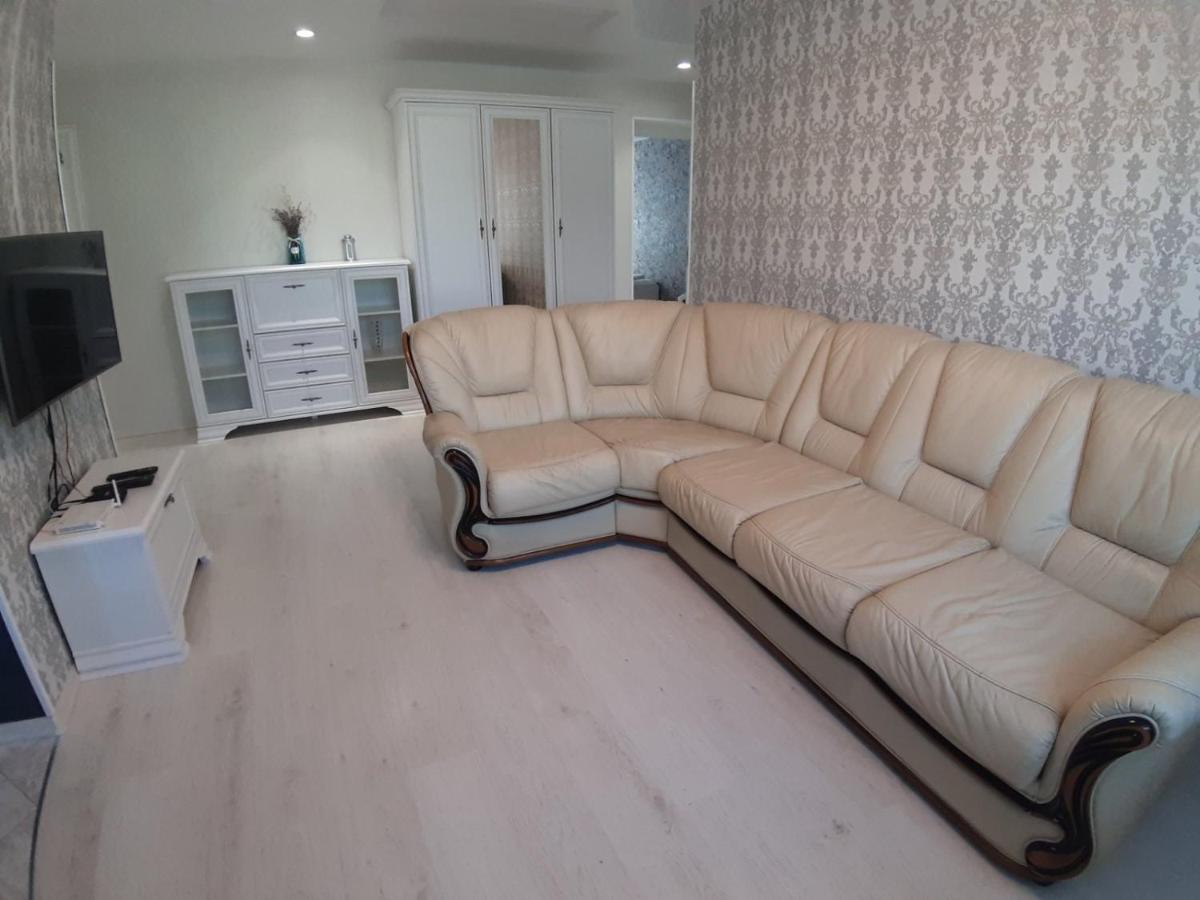 Appartment New In Center Mogilev Esterno foto