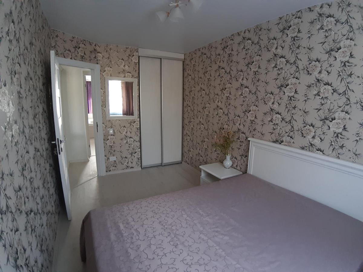 Appartment New In Center Mogilev Esterno foto